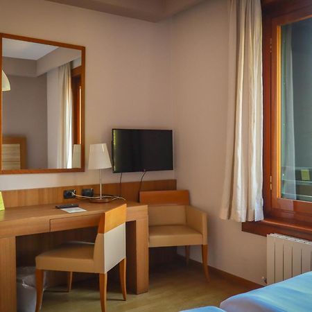 Monica Hotel Fiera Pregnana Milanese Exteriör bild