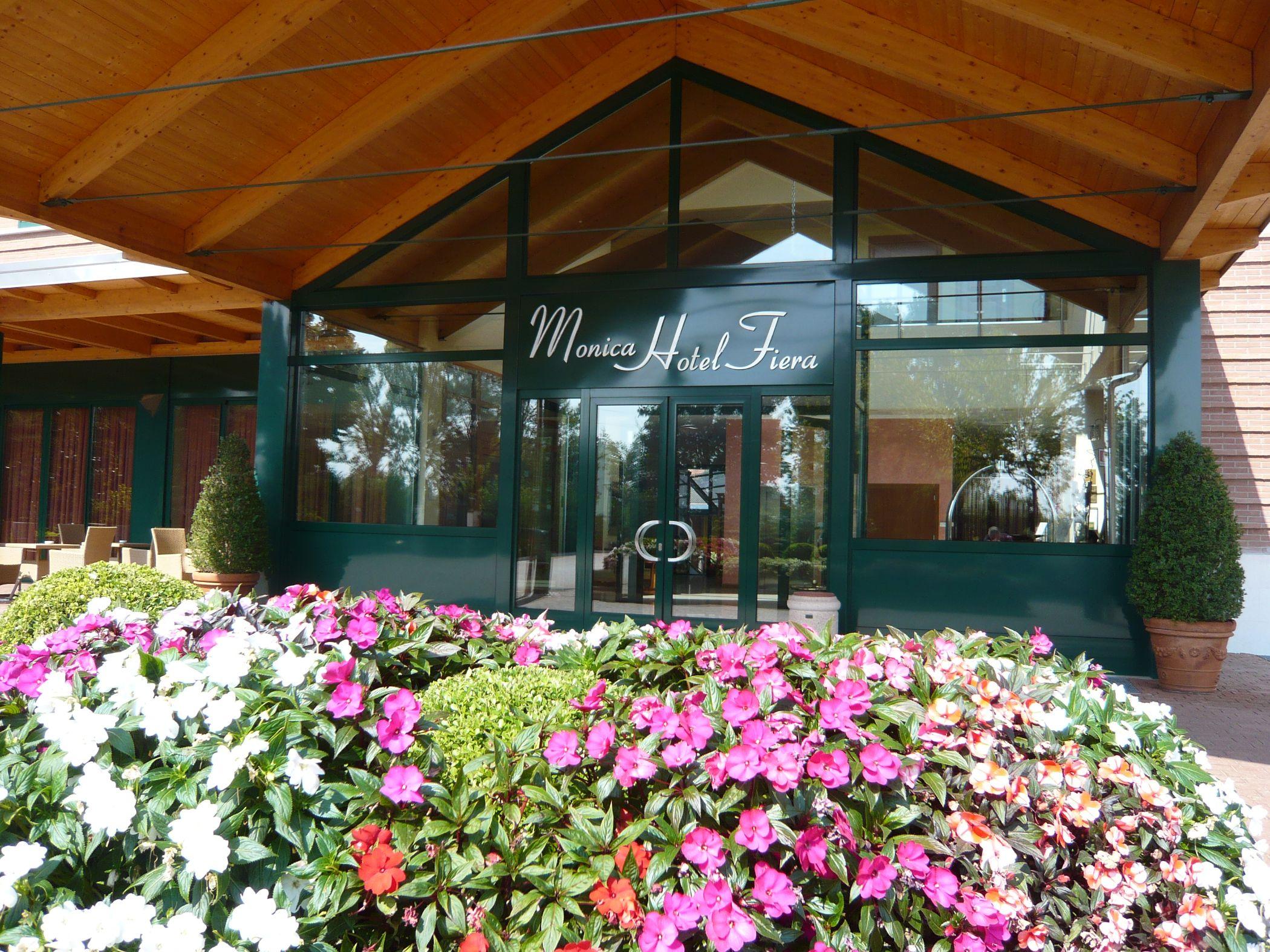 Monica Hotel Fiera Pregnana Milanese Exteriör bild