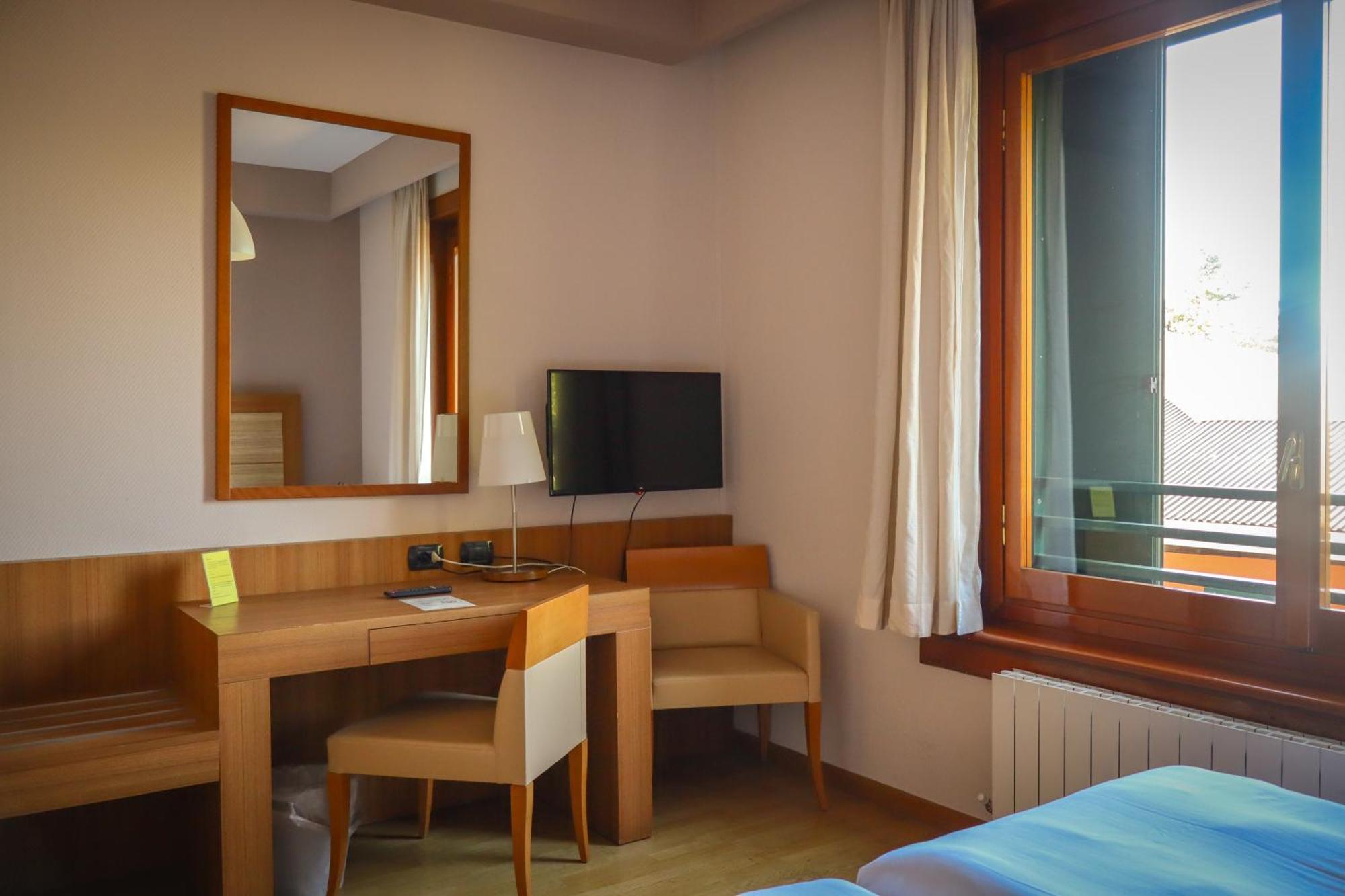 Monica Hotel Fiera Pregnana Milanese Exteriör bild