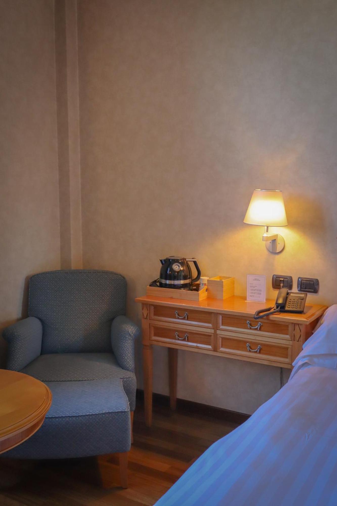 Monica Hotel Fiera Pregnana Milanese Exteriör bild