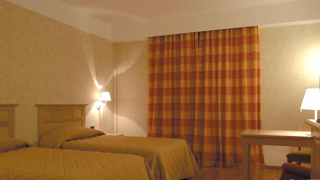 Monica Hotel Fiera Pregnana Milanese Exteriör bild