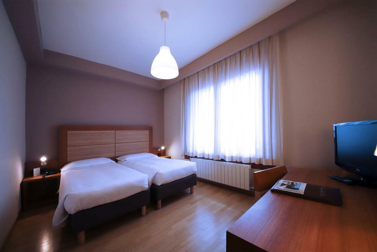 Monica Hotel Fiera Pregnana Milanese Exteriör bild