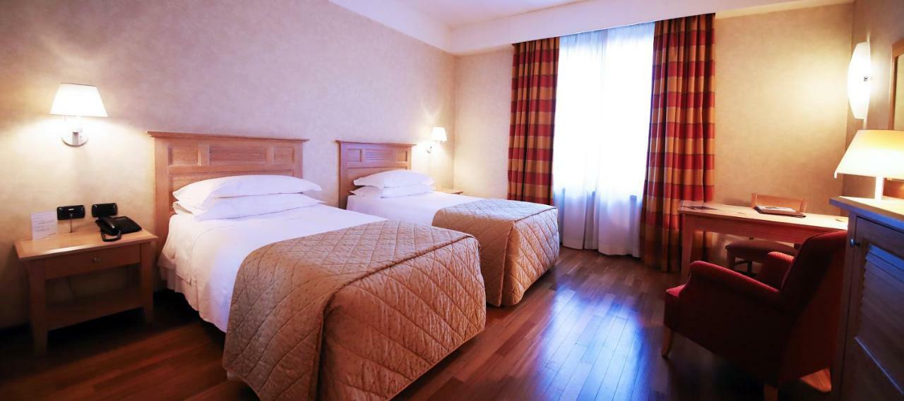 Monica Hotel Fiera Pregnana Milanese Exteriör bild