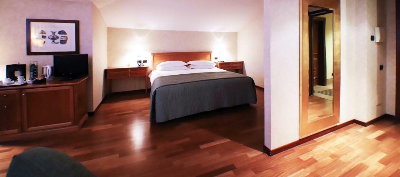 Monica Hotel Fiera Pregnana Milanese Exteriör bild